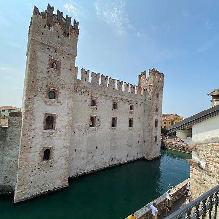 Castello Mavino Apartment Сирмионе Екстериор снимка