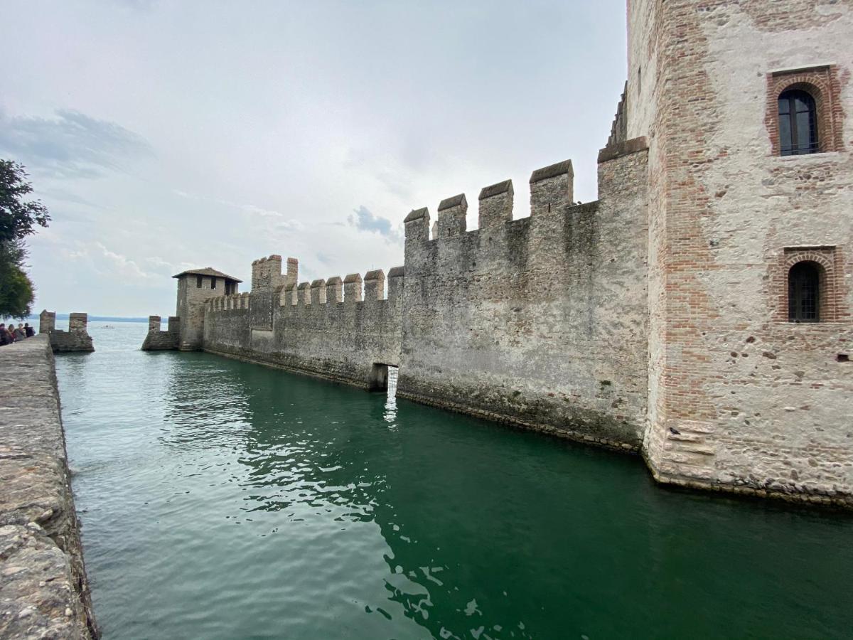 Castello Mavino Apartment Сирмионе Екстериор снимка