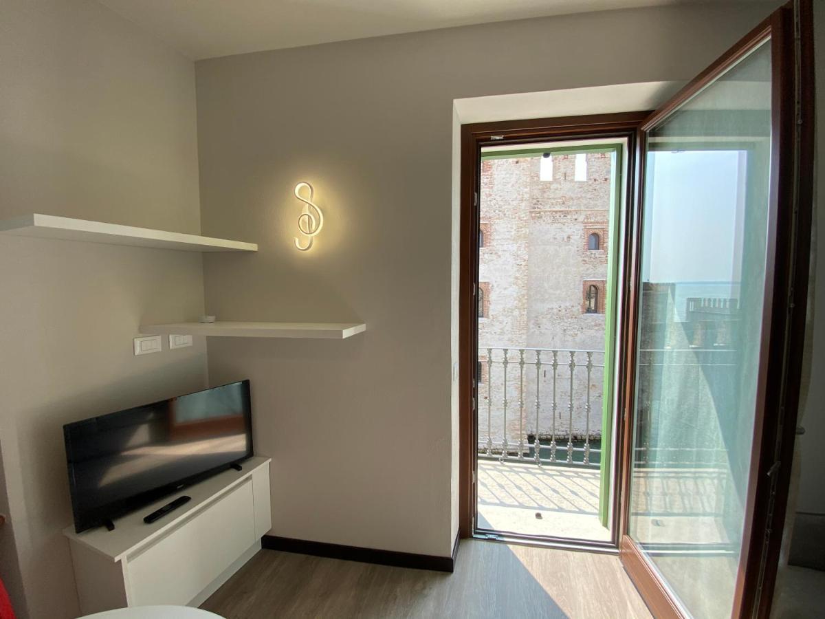 Castello Mavino Apartment Сирмионе Екстериор снимка