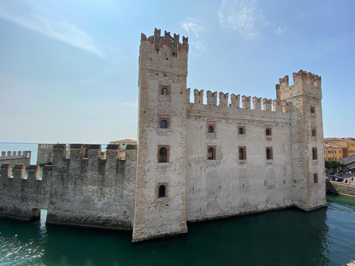 Castello Mavino Apartment Сирмионе Екстериор снимка