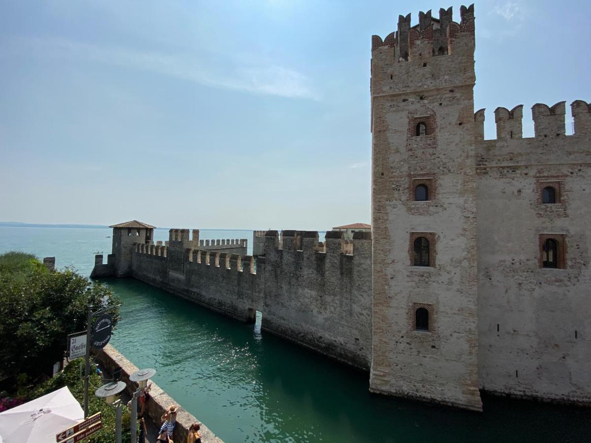 Castello Mavino Apartment Сирмионе Екстериор снимка