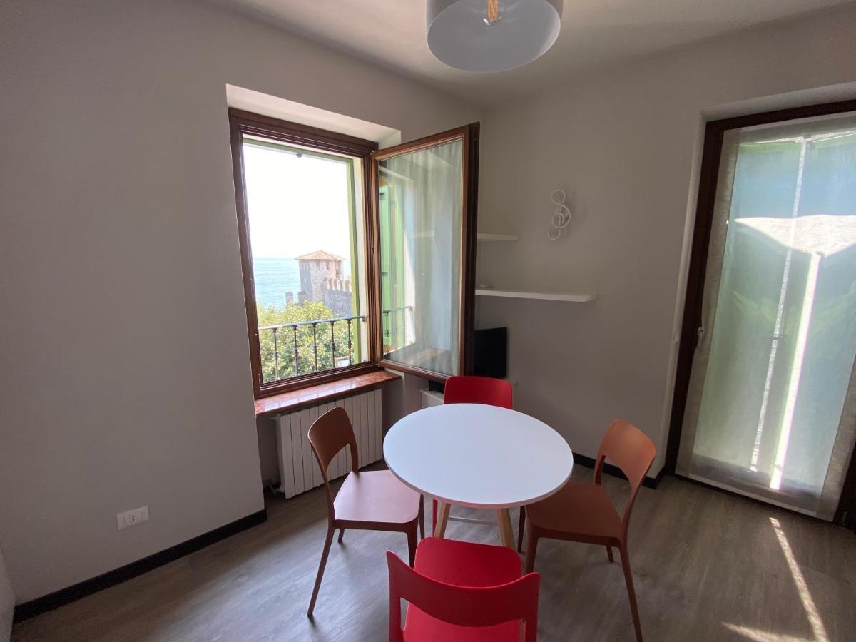 Castello Mavino Apartment Сирмионе Екстериор снимка