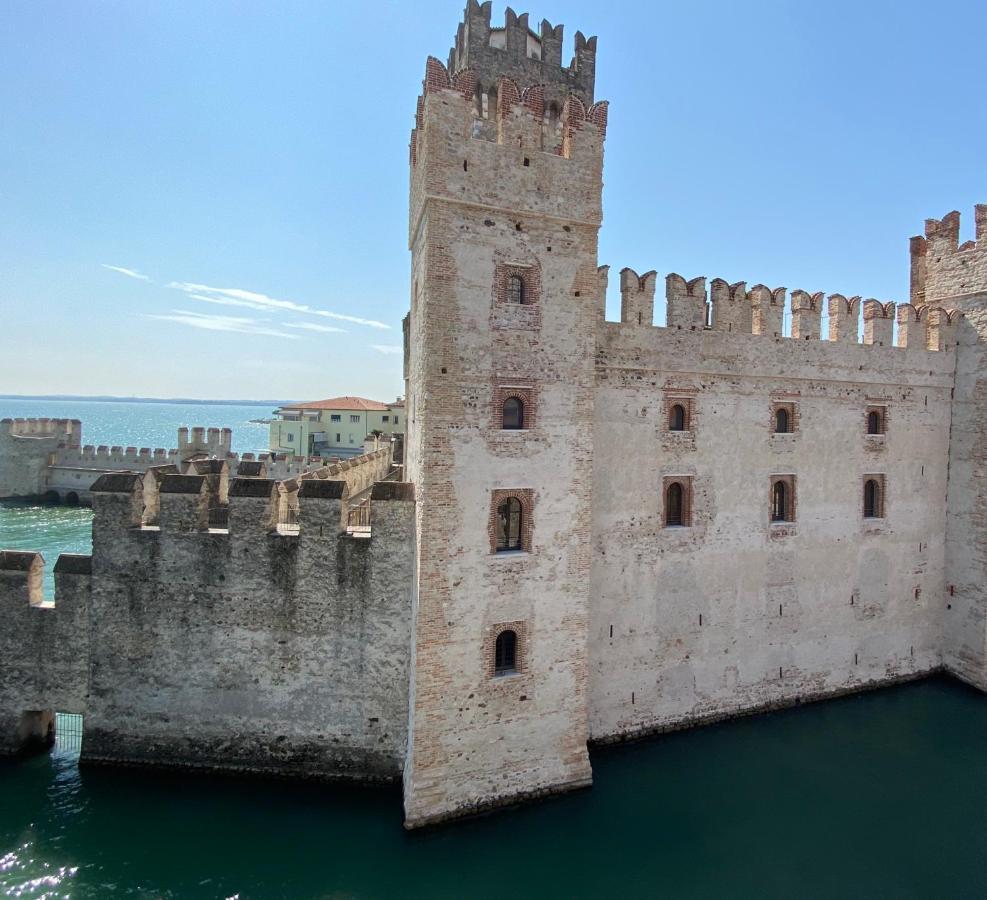 Castello Mavino Apartment Сирмионе Екстериор снимка