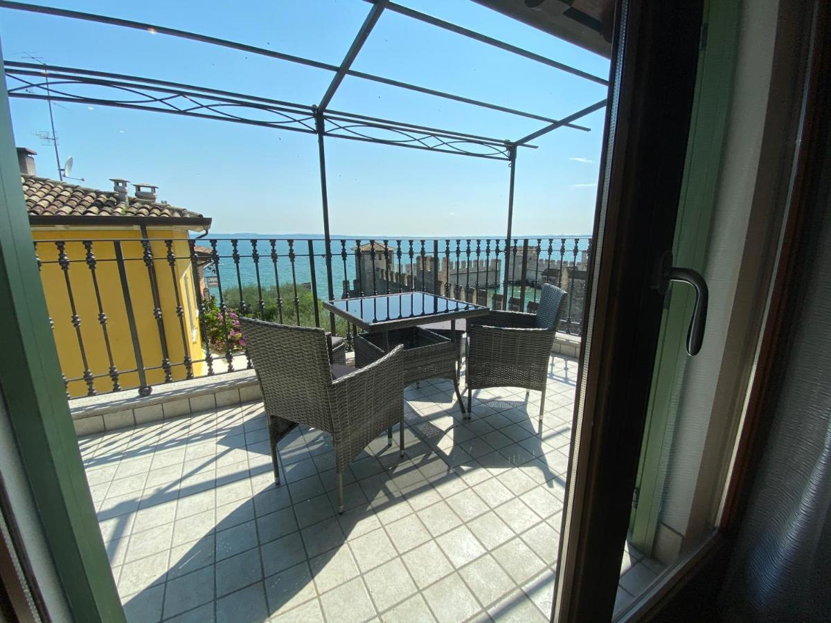 Castello Mavino Apartment Сирмионе Екстериор снимка